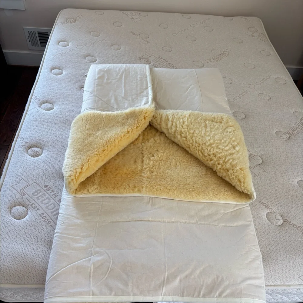 Cozy Organic Sheepskin Mattress Cover Queen Size